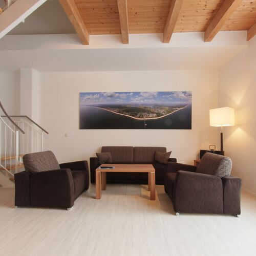 Das Panorama hängt in der schönsten Ferienwohnung auf der Seebrücke in Heringsdorf, es zeigt im Vordergrund die Seebrücke, dann dahinter ganz Heringsdorf und links Ahlbeck (im Hintergrund Swinemünde) und rechts Bansin - mein Kaiserbäder-Panorama - Format 300x 100 cm aufgenommen aus nem Hubschrauber.