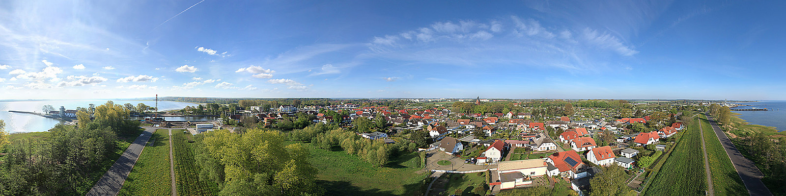 Panorama: Luftblick Wieck vom Deich - Motivnummer: hgw-wie-08