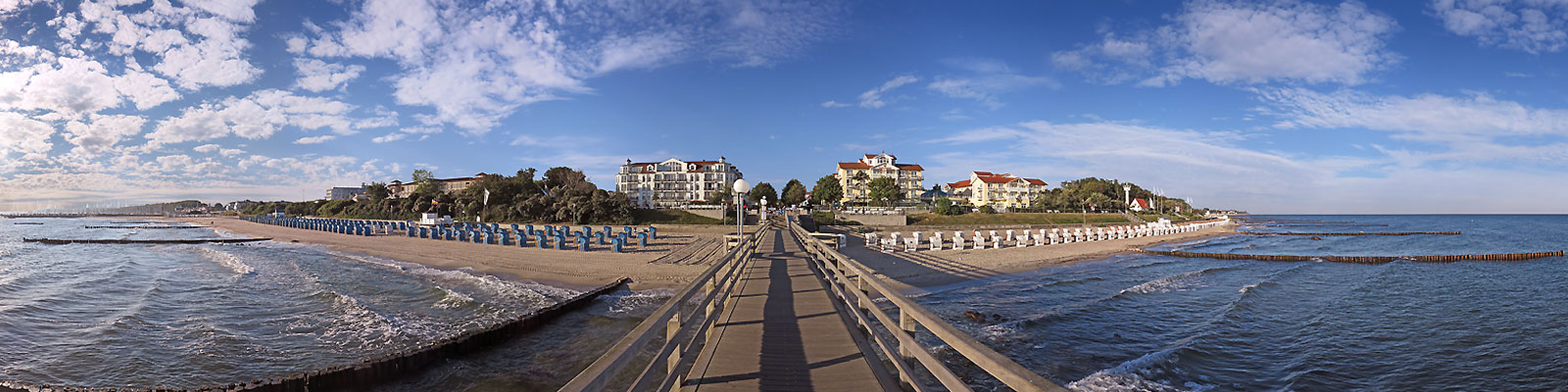 Panorama: Kühlungsborn Blick von der Seebrücke - Motivnummer: ost-kue-01