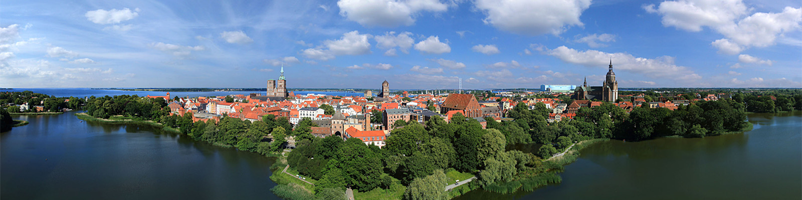 Panorama: Stralsund Luftblick vom Knieperteich - Motivnummer: hst-alt-02