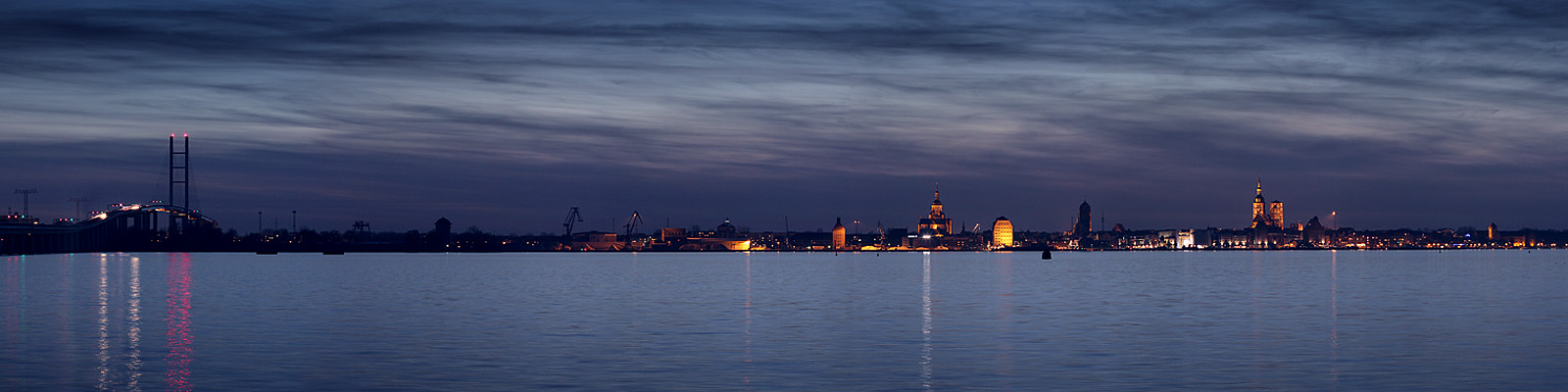 Panorama: Silhouette zur Blauen Stunde - Motivnummer: hst-sil-06
